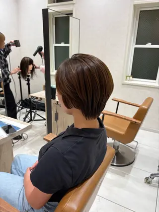 ショート moe｜透明感カラー ×似合わせカットのヘアスタイル