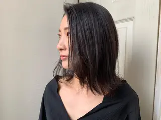 ミディアム カラー fio マナミのヘアスタイル