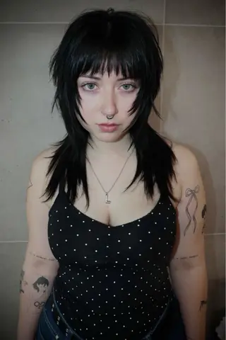 セミロング ✴︎TO-MA✴︎ レッドカラー/透明感のヘアスタイル