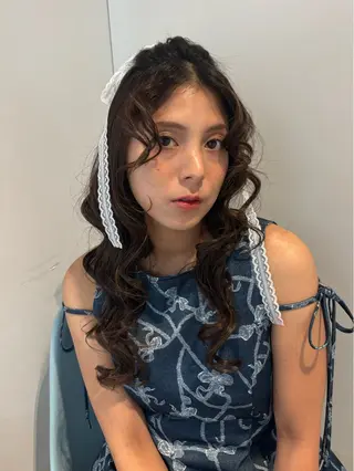 ロング カラー ヘアアレンジ 岩切 美海のヘアスタイル