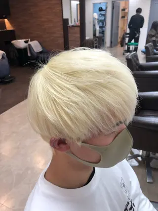 ショート カラー メンズ 普天間 翔太のヘアスタイル