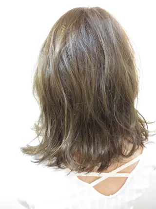 ミディアム カラー 東風上 亮介のヘアスタイル