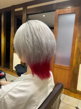 ショート カラー 穴山 斗希のヘアスタイル