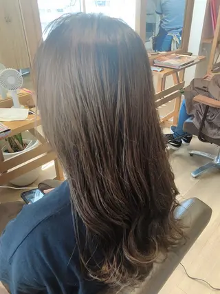 セミロング カラー Ate by little所属・青木 梢のヘアスタイル