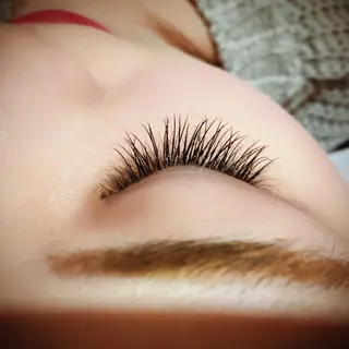 マツエク・マツパ Courage所属・Nanala 水澤のヘアスタイル