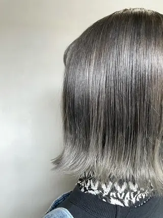 ミディアム カラー ハイライトが 得意なニキです😊のヘアスタイル