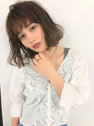 セミロング パーマ 齋藤 咲のヘアスタイル