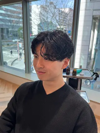 ショート パーマ メンズ特化/ センターパート/八谷のヘアスタイル