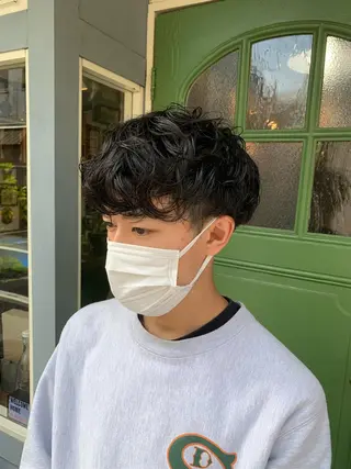 ショート パーマ メンズ 清水千優/パーマ/透 明感カラー/メンズのヘアスタイル