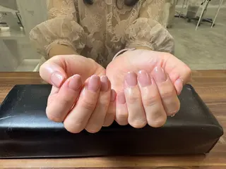 ネイル エーナイン　イオンモール苫小牧店所属・尾﨑 梨緒のネイルデザイン