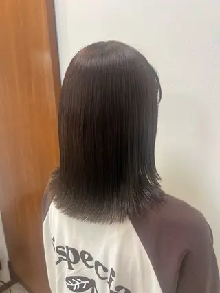 ミディアム 吉田 咲樹のヘアスタイル