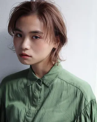 ショート カラー SALOWIN梅田茶屋町店所属・ウルフレイヤーカット /チヒロのヘアスタイル