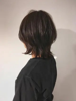 ミディアム ヨナイ チヒロのヘアスタイル