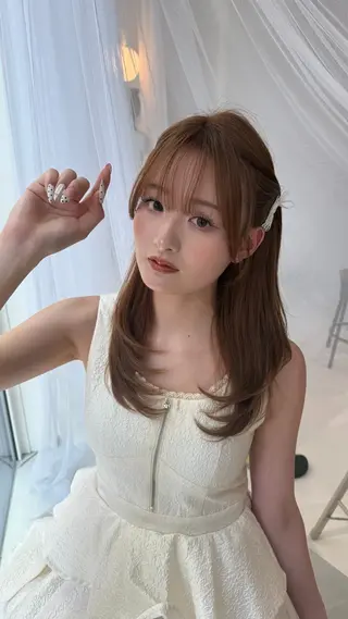 セミロング カラー enu  hair所属・ブリーチなしベージュ レイヤーカットはるかのヘアスタイル