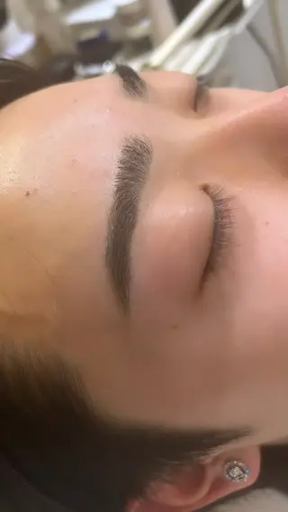 アイブロウ 有薗 こころのヘアスタイル