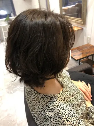 ショート カラー 山本 佳奈のヘアスタイル