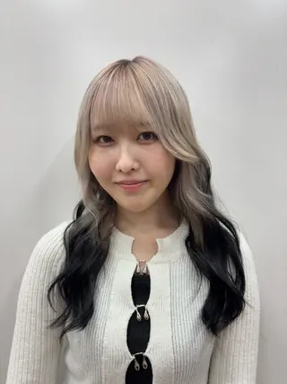 ロング 中津/トレンドカラー /美馬本紅亜のヘアスタイル