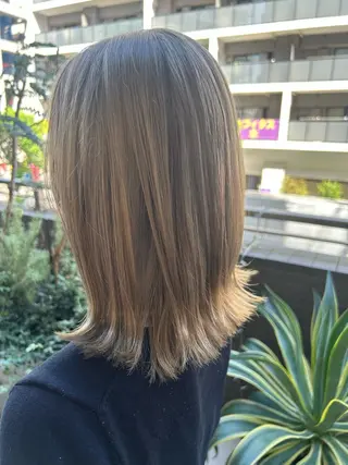 ミディアム カラー ルシードスタイルルッツ所属・佐川 絢のヘアスタイル