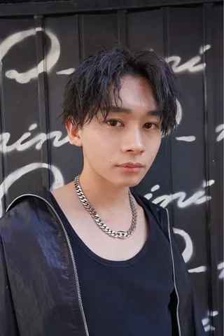 ショート パーマ メンズ 豊崎 佑輔のヘアスタイル