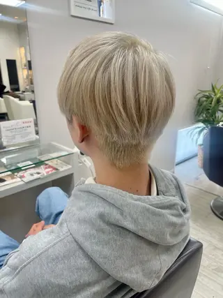 ショート 園田まい/レイヤーカ ット/透明感カラーのヘアスタイル