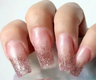 ネイル ママリンド　志村坂上店所属・しみ えんのネイルデザイン