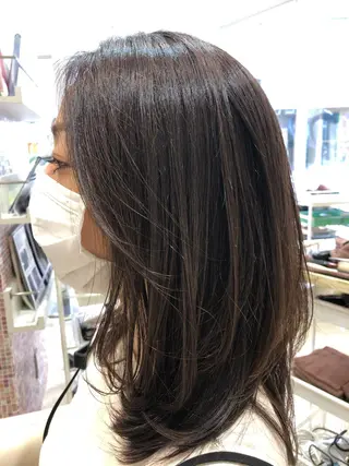 セミロング カジサ ケイコのヘアスタイル