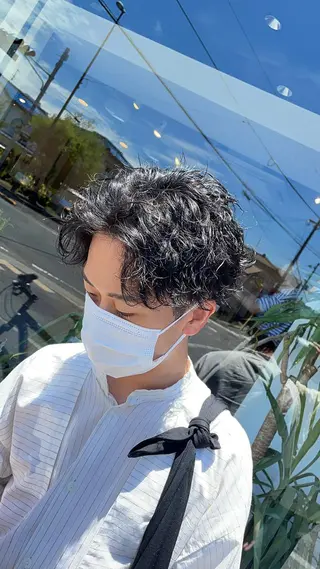 ショート パーマ メンズ 小野 康生のヘアスタイル