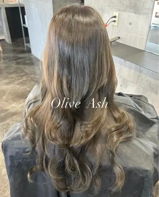 ロング カラー amy .のヘアスタイル