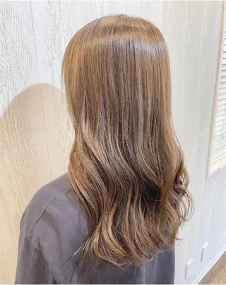 ミディアム カラー ヘアアレンジ HUENEST アカデミーサロンのヘアスタイル