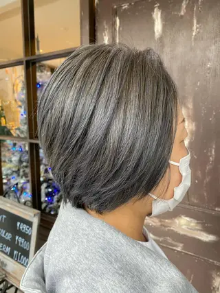 ショート カラー 川越 輝梨奈のヘアスタイル