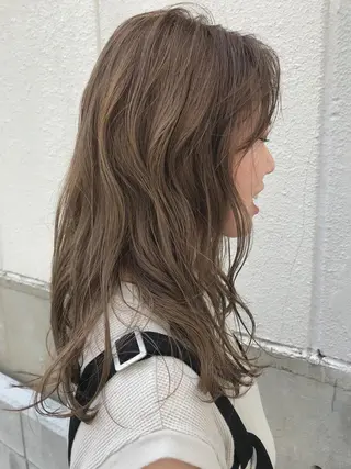 セミロング さの あやねのヘアスタイル