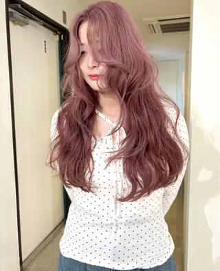 ロング カラー mizuki/ピンク ベージュ.レイヤーのヘアスタイル