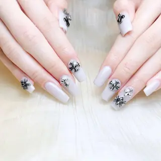 ネイル RAFFINE 月🦋🩵のネイルデザイン