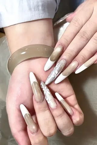 ネイル 高木 維麗絲のネイルデザイン