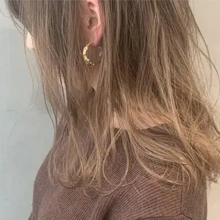 セミロング カラー SALOWIN梅田茶屋町店所属・ウルフレイヤーカット /チヒロのヘアスタイル