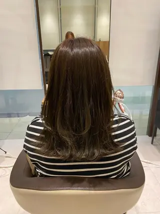 セミロング カラー 透明感カラー🩵 Arisaのヘアスタイル