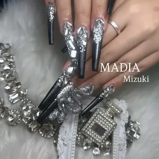 ネイル Nailsalon MADIA所属・石塚 みずきのネイルデザイン