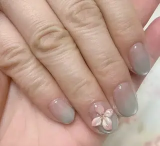 ネイル 高木 維麗絲のネイルデザイン