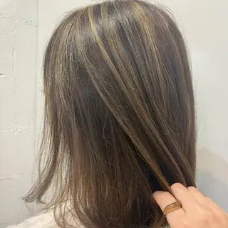 ミディアム カラー ヘアアレンジ 🎀ダブルカラーレイ ヤーyuuri🎀のヘアスタイル