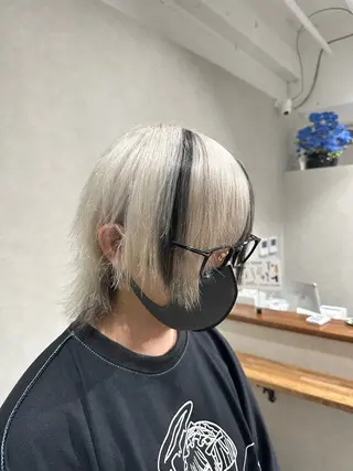 ショート 奥本 侑 ハイトーン、髪質改善のヘアスタイル