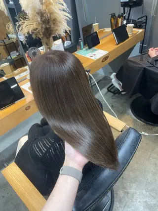 カラー ROCCOeast koyukiのヘアスタイル