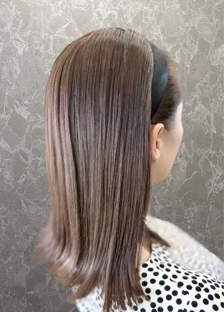 ミディアム 横田 ひかるのヘアスタイル