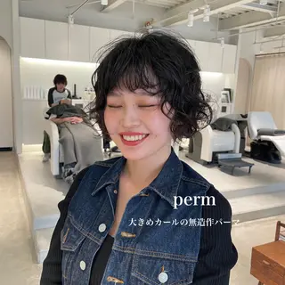 ミディアム パーマ 峯崎 葵のヘアスタイル