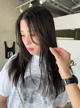 セミロング akiba ryokaのヘアスタイル