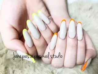 ネイル Yakko pas á pasのネイルデザイン