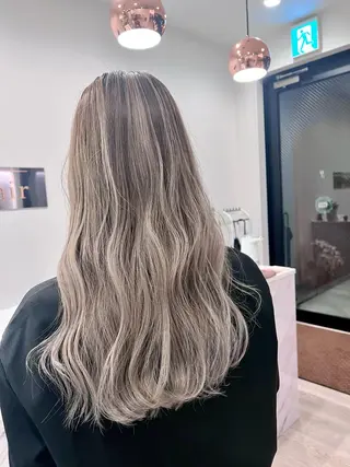 セミロング ブリーチ毛に縮毛矯正 ✨カラー✨山田 正幸のヘアスタイル