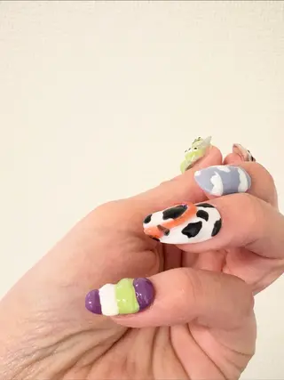 ネイル ニコネイルサロンワークスクール所属・ニコネイルスクール 5NISHIのネイルデザイン