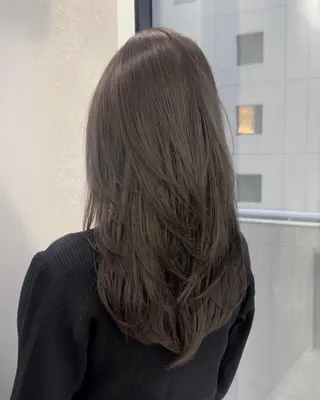 カラー トレンドスタイル🤍 透明感ヘアのヘアスタイル