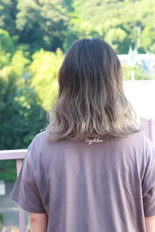 セミロング カラー Viage （ビアージュ）のヘアスタイル