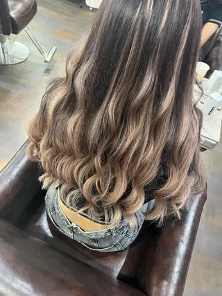 ロング カラー パーマ ヘアアレンジ メンズ キッズ ネイル マツエク・マツパ アイブロウ ミルクティーハイトー ン💖Mikaのヘアスタイル